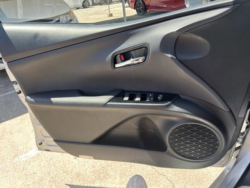 Used 2022 Toyota Prius Prime LE image 4