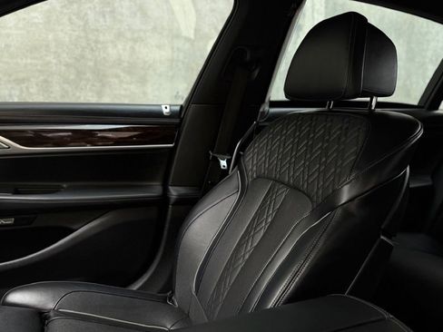 Used 2017 BMW 750i xDrive image 22