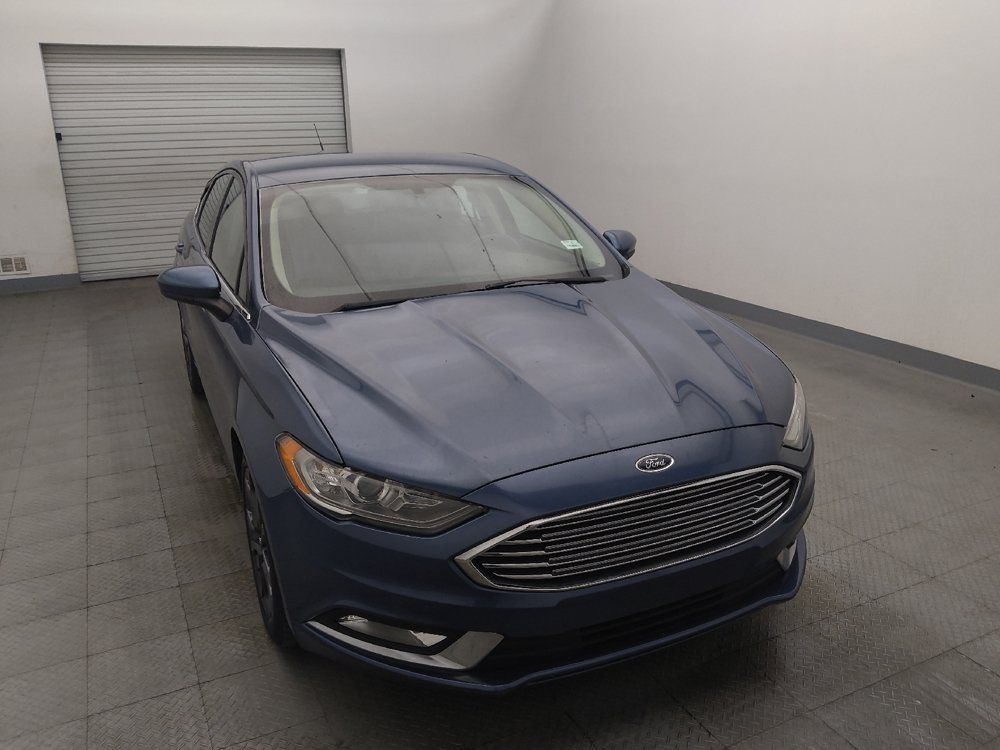 Used 2018 Ford Fusion SE w/ Equipment Group 201A FWD image 14