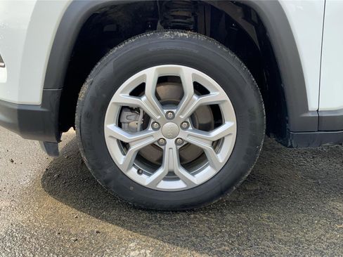 Used 2024 Jeep Compass Latitude AWD/4WD image 30