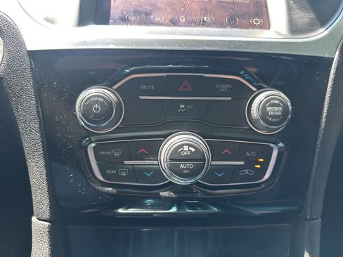 Used 2023 Chrysler 300 Touring w/ Sport Appearance Package RWD image 22
