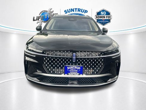 Used 2025 Lincoln Nautilus Reserve AWD/4WD image 10