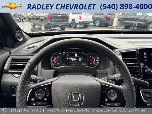 Used 2025 Honda Passport Black Edition image 6