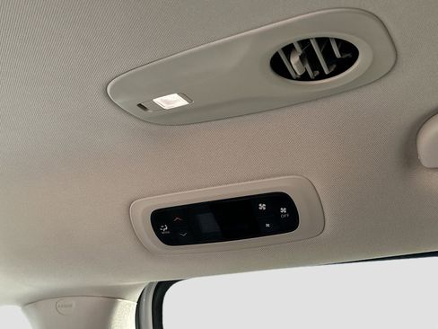 Used 2024 Chrysler Voyager LX image 22