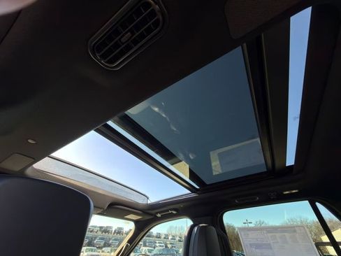 Used 2025 Lincoln Navigator Reserve w/ Jet Appearance Package image 23