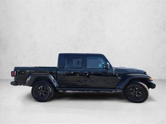 Used 2022 Jeep Gladiator Willys video 3