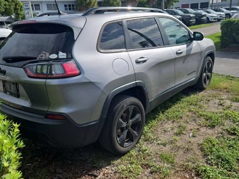 Used 2021 Jeep Cherokee Latitude Plus FWD image 4