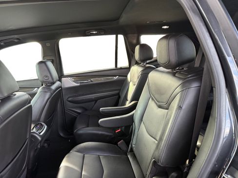 Used 2020 Cadillac XT6 Sport image 11