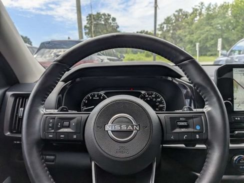 Used 2024 Nissan Pathfinder SL AWD/4WD image 24