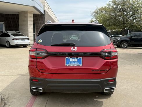 Used 2025 Honda Pilot Black Edition image 4