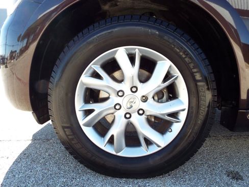 Used 2014 INFINITI QX80 4WD w/ Deluxe Touring Package image 9