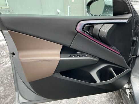 Used 2025 BMW X3 xDrive30i w/ Premium Package image 12