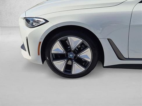 Used 2023 BMW i4 eDrive40 RWD image 25