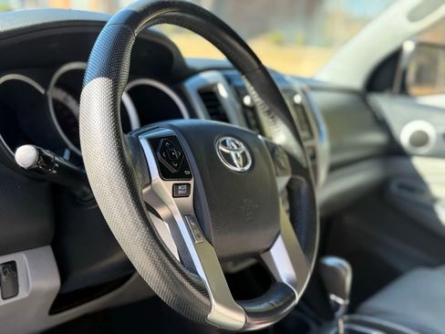 Used 2015 Toyota Tacoma PreRunner image 12