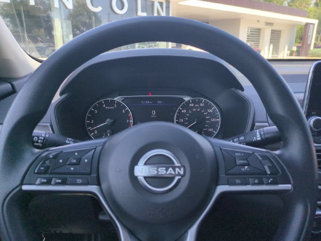 Used 2023 Nissan Altima 2.5 SV AWD/4WD image 15