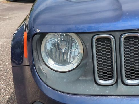 Used 2017 Jeep Renegade Latitude w/ Popular Equipment Group FWD image 10