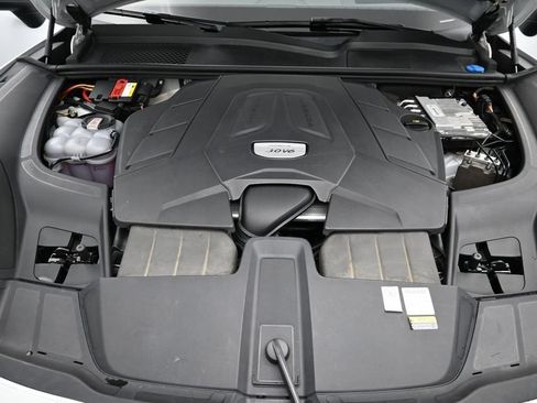 Certified 2022 Porsche Cayenne Platinum Edition AWD/4WD image 21