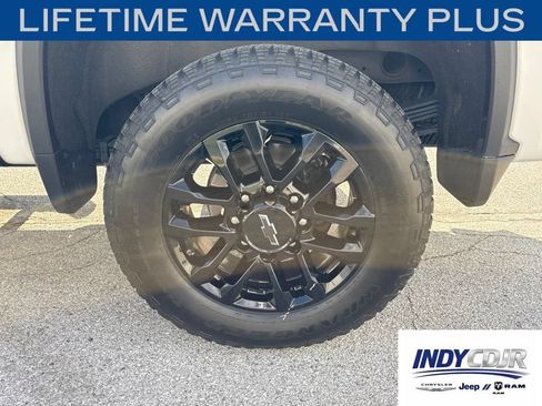 Used 2025 Chevrolet Silverado 2500 Custom w/ Custom Value Package AWD/4WD image 13