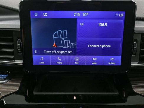 Used 2024 Ford Explorer Limited w/ Equipment Group 301A AWD/4WD image 27
