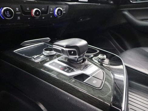 Used 2017 Audi Q7 3.0T Premium Plus AWD/4WD image 27