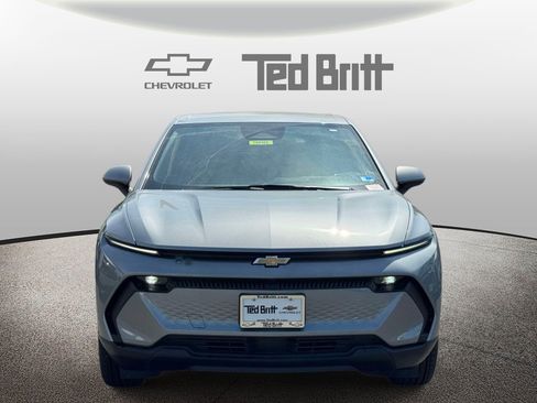 New 2026 Chevrolet Equinox EV LT image 2