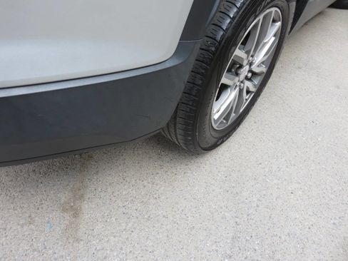 Used 2017 GMC Acadia SLE w/ Driver Alert Package I image 36