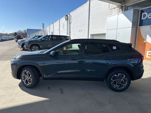 New 2026 Chevrolet Trax LT w/ Driver Confidence Package FWD image 8