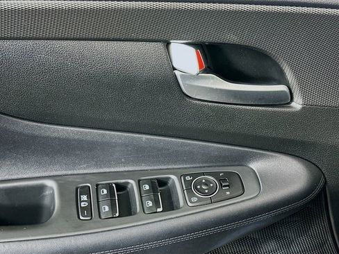 Used 2019 Hyundai Santa Fe SEL FWD image 17