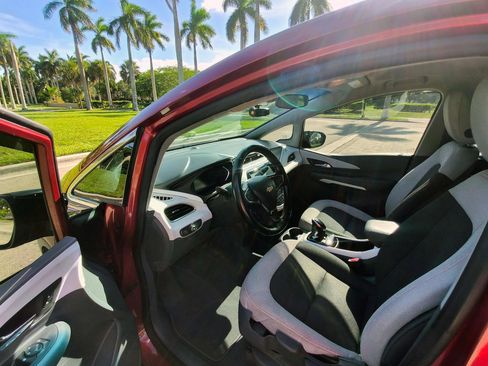 Used 2017 Chevrolet Bolt LT FWD image 23