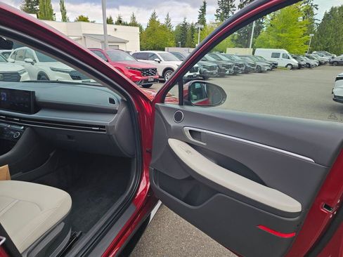 Used 2024 Hyundai Sonata SEL FWD image 12