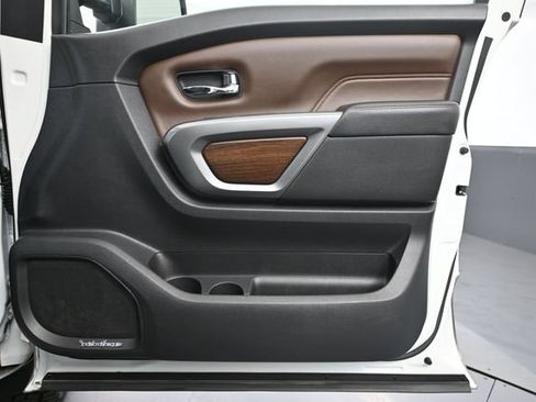 Used 2017 Nissan Titan Platinum Reserve AWD/4WD image 42