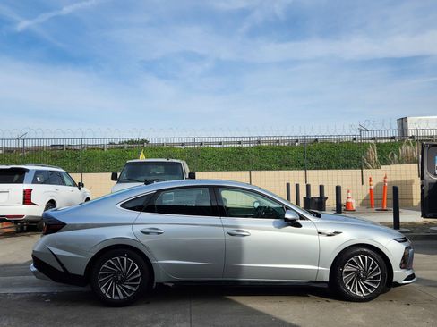 New 2026 Hyundai Sonata Limited image 8