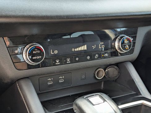 Used 2025 Mitsubishi Outlander SE FWD image 18
