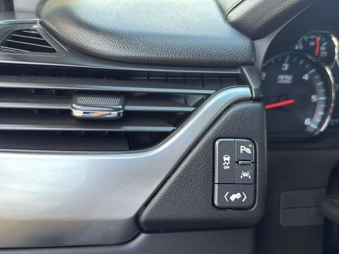 Used 2019 Chevrolet Suburban LT AWD/4WD image 17