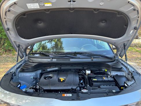 Used 2025 Kia Soul LX w/ LX Technology Package FWD image 31