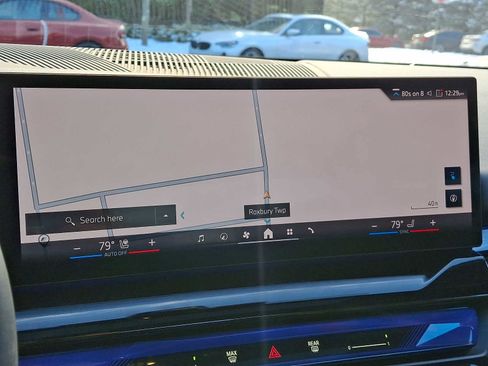 Used 2024 BMW i5 eDrive40i w/ Premium Package image 17