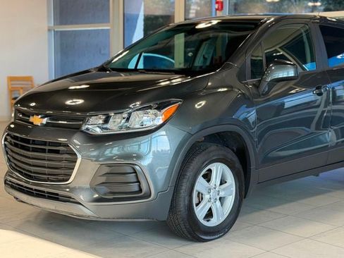 Used 2020 Chevrolet Trax LS w/ Tint and Cruise Package AWD/4WD image 3