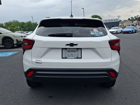 Used 2024 Chevrolet Trax LS FWD image 5