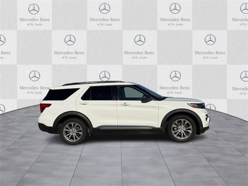 Used 2020 Ford Explorer XLT w/ Equipment Group 202A image 2