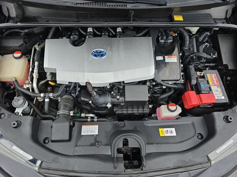 Used 2016 Toyota Prius Three image 32