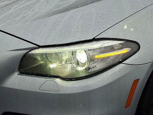 Used 2015 BMW 528i Sedan RWD image 9