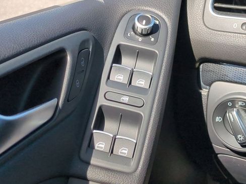 Used 2014 Volkswagen GTI Driver's Edition image 23