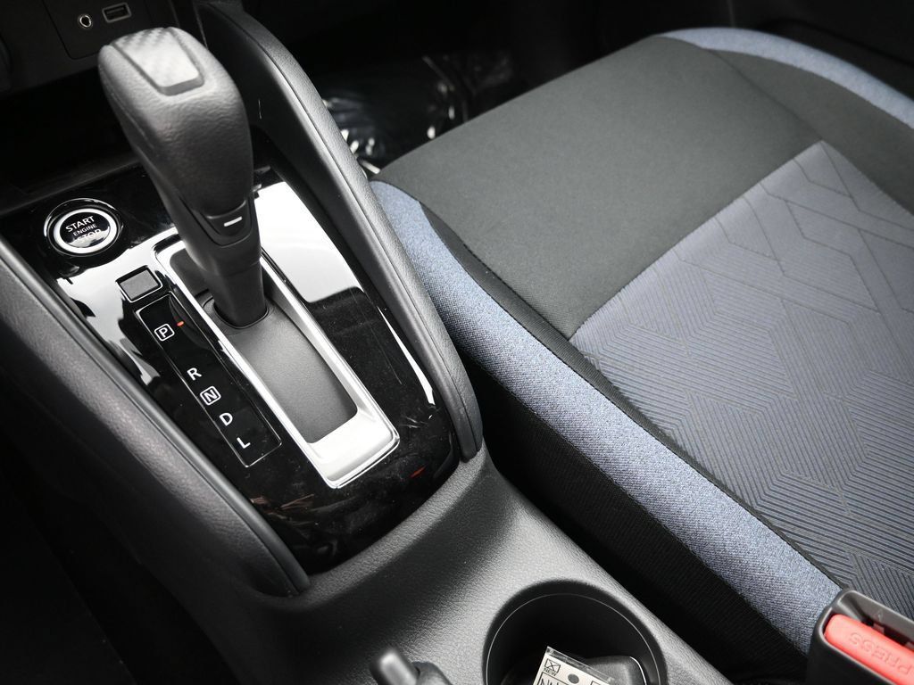New 2025 Nissan Versa SV w/ Trunk Package FWD image 16