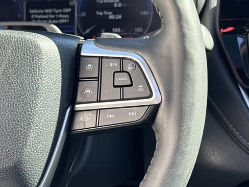 Used 2025 Toyota Grand Highlander AWD image 8