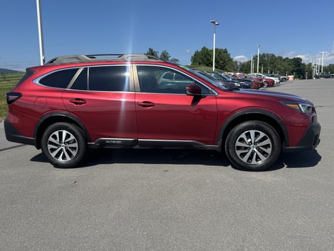 Certified 2021 Subaru Outback Premium w/ Popular Package #1 AWD/4WD image 2