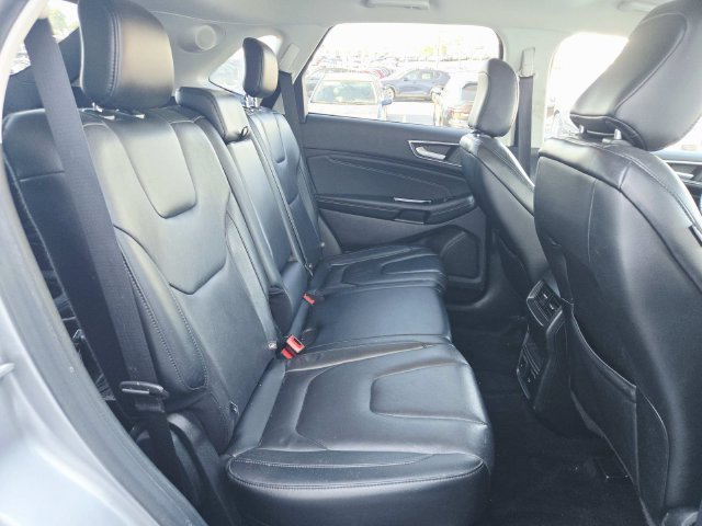 Used 2020 Ford Edge Titanium FWD image 11