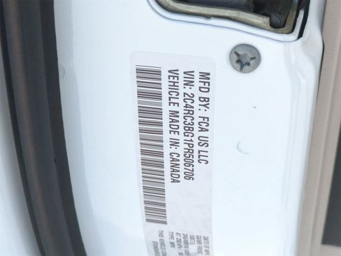 Used 2023 Chrysler Pacifica Touring-L image 35