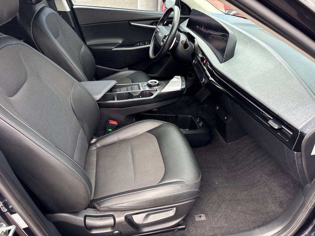 Used 2023 Kia EV6 Light RWD image 14