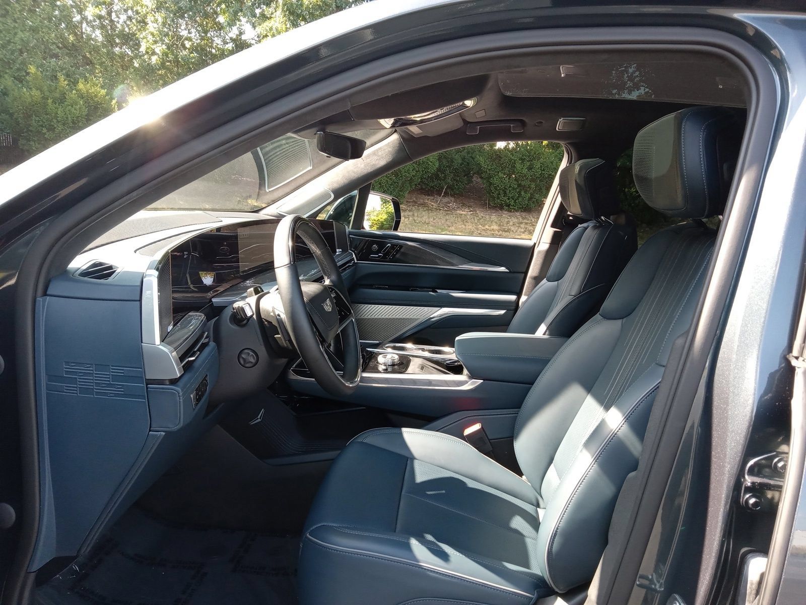 Used 2026 Cadillac Escalade IQ Sport 2 AWD/4WD image 11