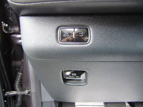 Used 2025 Lincoln Navigator Reserve AWD/4WD image 21